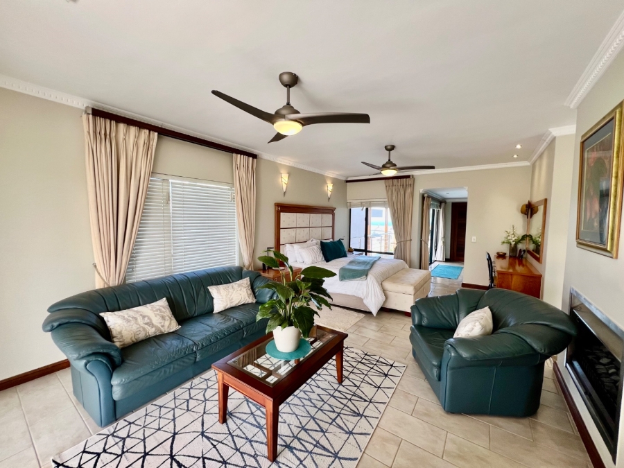 5 Bedroom Property for Sale in Oubaai Western Cape